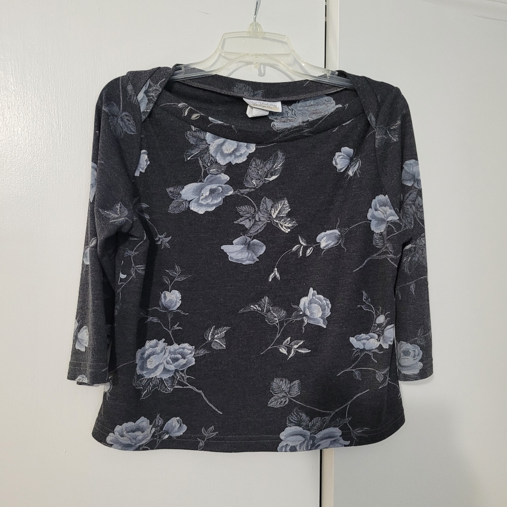 New York City Design Co  Women's Size L  Cropped  3/4 Sleeve   Boat Neck  Top